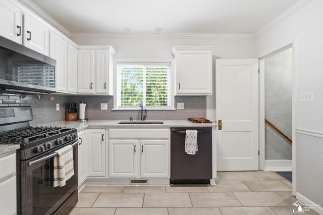 29305 Van Riper Street, Flat Rock, MI 48134