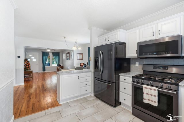 29305 Van Riper Street, Flat Rock, MI 48134