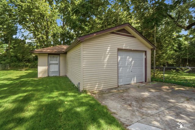 29305 Van Riper Street, Flat Rock, MI 48134