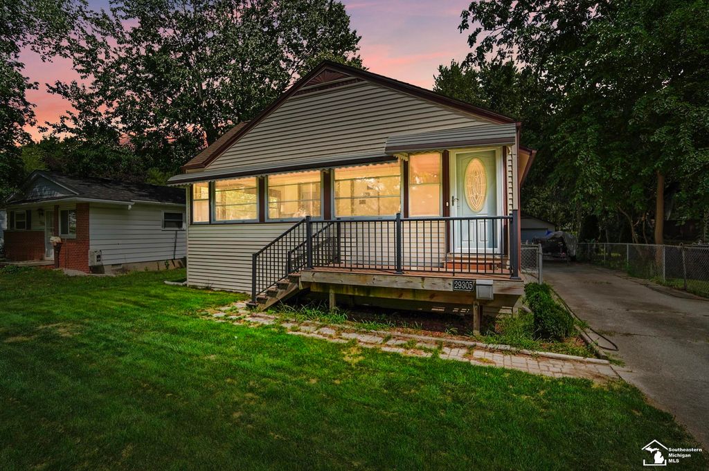 29305 Van Riper Street, Flat Rock, MI 48134