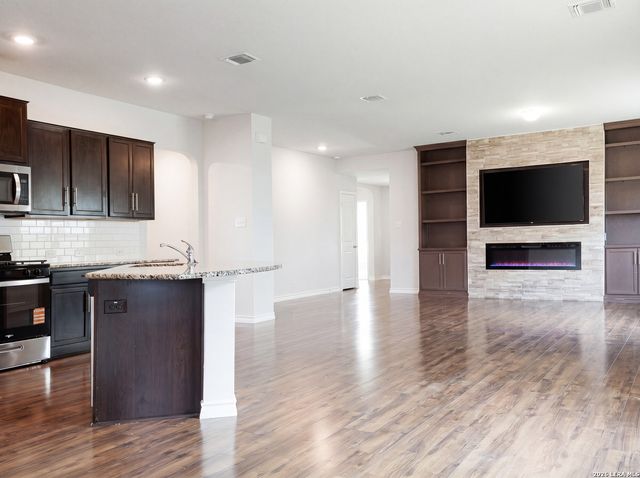 208 Gravel Gray, Cibolo, TX 78108