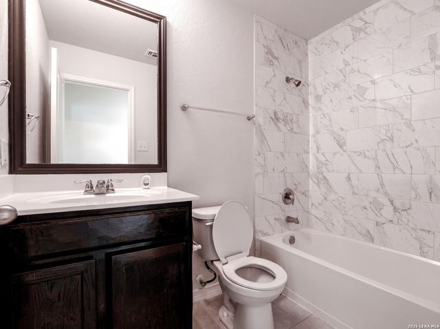208 Gravel Gray, Cibolo, TX 78108