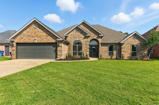 305 Maranes Circle, Maumelle, AR 72113