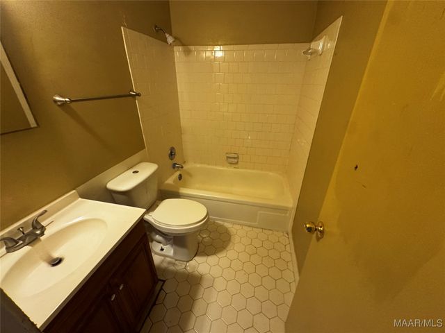 127 BRIARBROOK Drive, Montgomery, AL 36110