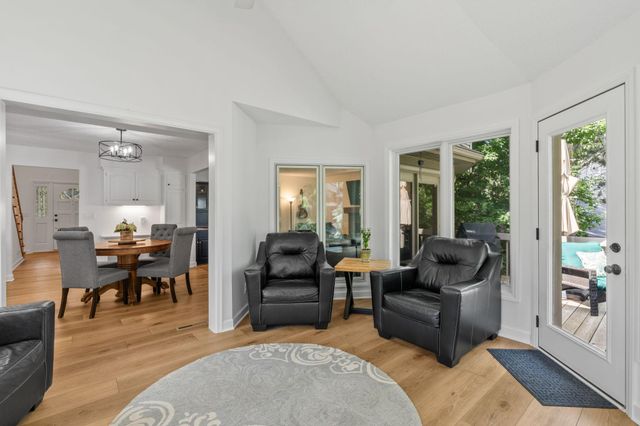1315 Donegal Drive, Woodbury, MN 55125