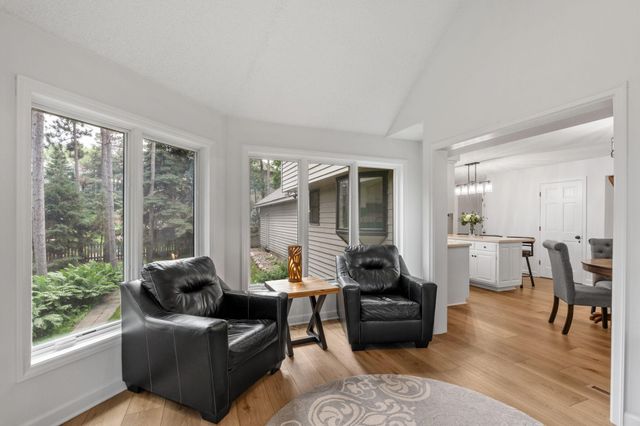 1315 Donegal Drive, Woodbury, MN 55125