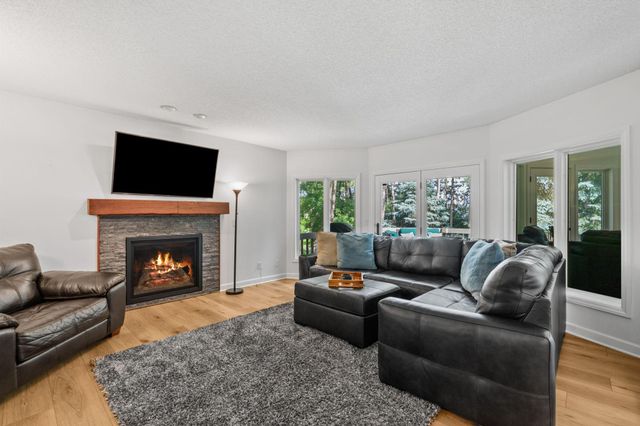 1315 Donegal Drive, Woodbury, MN 55125