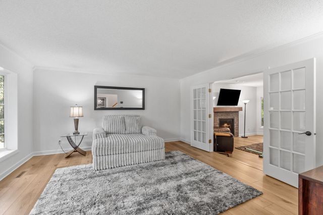1315 Donegal Drive, Woodbury, MN 55125
