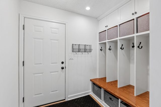 1315 Donegal Drive, Woodbury, MN 55125
