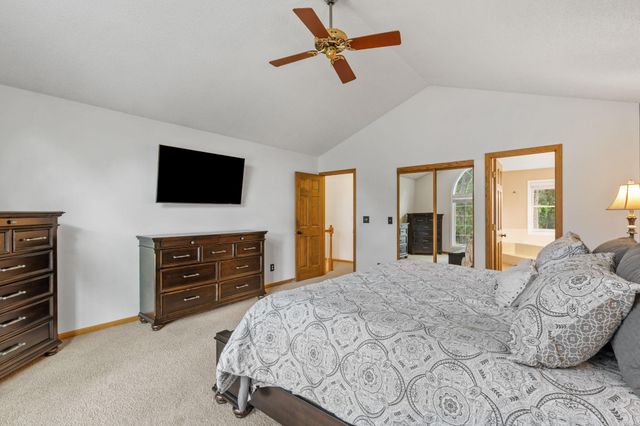 1315 Donegal Drive, Woodbury, MN 55125