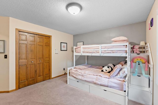 1315 Donegal Drive, Woodbury, MN 55125
