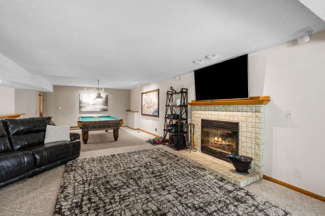 1315 Donegal Drive, Woodbury, MN 55125