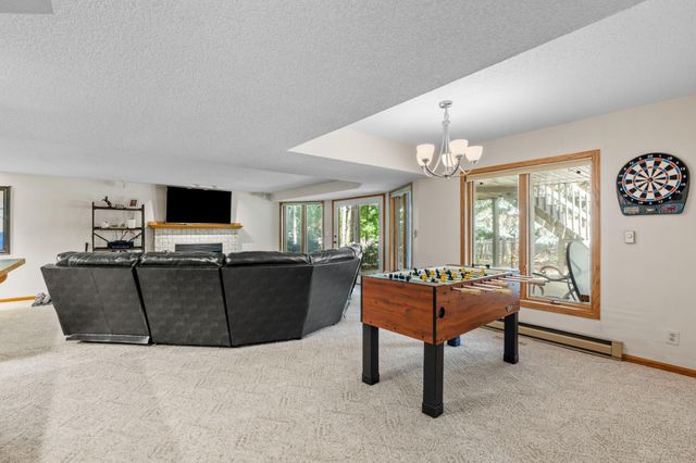 1315 Donegal Drive, Woodbury, MN 55125