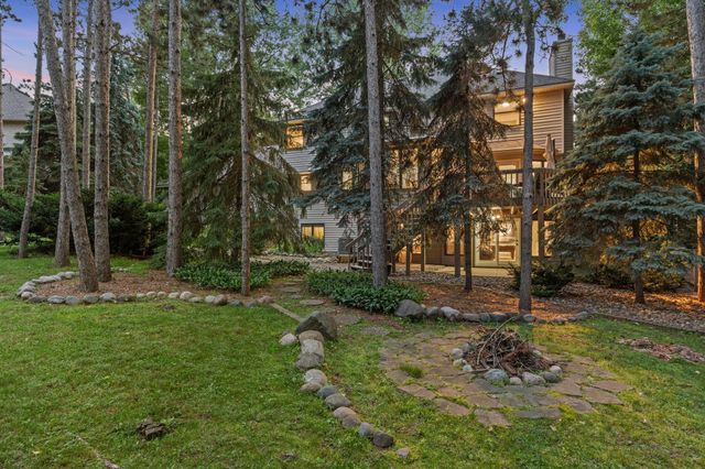 1315 Donegal Drive, Woodbury, MN 55125