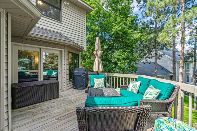 1315 Donegal Drive, Woodbury, MN 55125