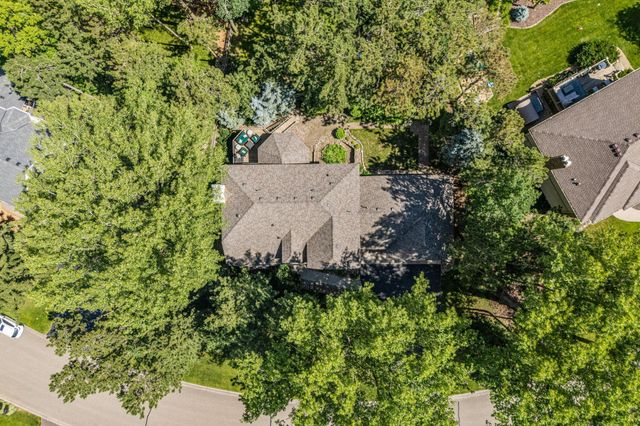 1315 Donegal Drive, Woodbury, MN 55125