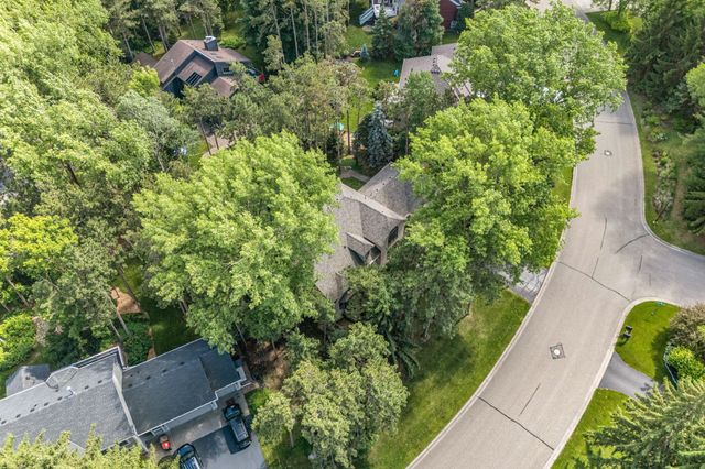 1315 Donegal Drive, Woodbury, MN 55125