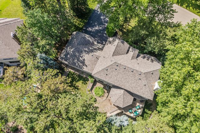 1315 Donegal Drive, Woodbury, MN 55125