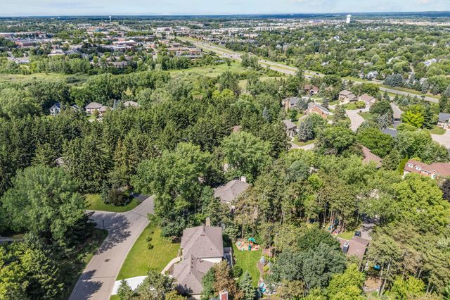 1315 Donegal Drive, Woodbury, MN 55125