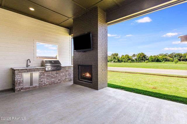 103 Queen Palm Circle, Youngsville, LA 70592