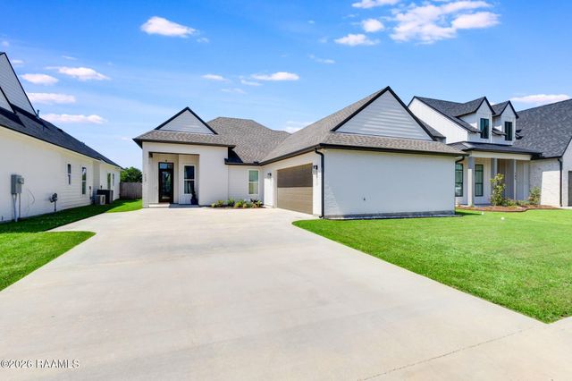 103 Queen Palm Circle, Youngsville, LA 70592