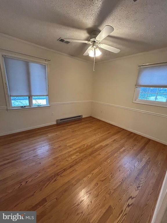 Image 12 of property listing at 8509 WINCHESTER AVE, Inwood, WV 25428