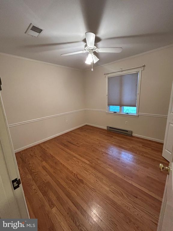 Image 13 of property listing at 8509 WINCHESTER AVE, Inwood, WV 25428