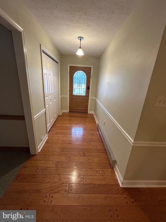 Image 15 of property listing at 8509 WINCHESTER AVE, Inwood, WV 25428