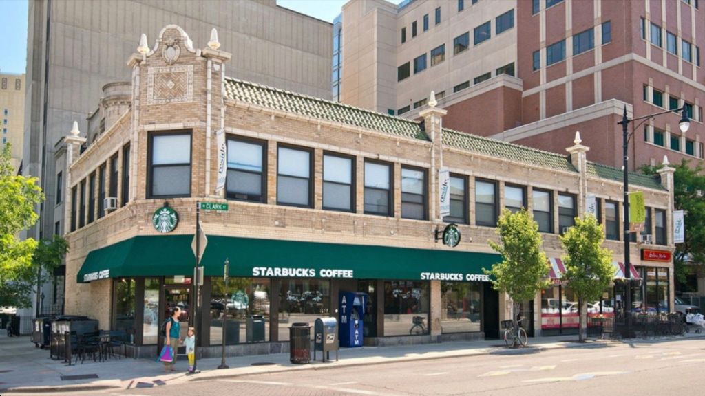 2525 N Clark Street E, Chicago, IL 60614