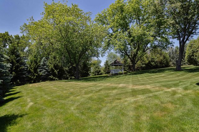 1971 Countryside Drive, Libertyville, IL 60048