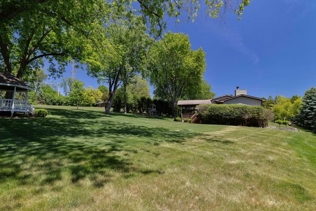 1971 Countryside Drive, Libertyville, IL 60048