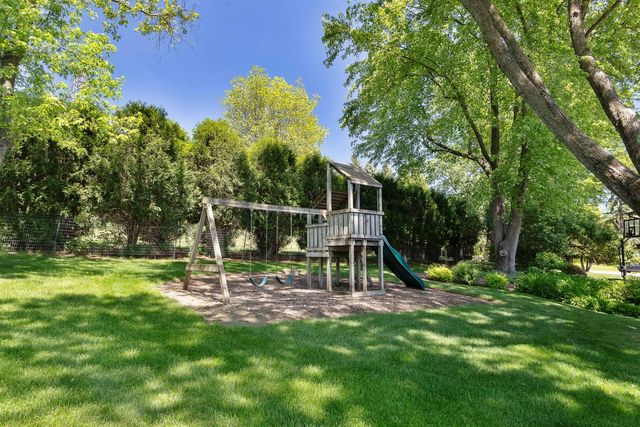 1971 Countryside Drive, Libertyville, IL 60048