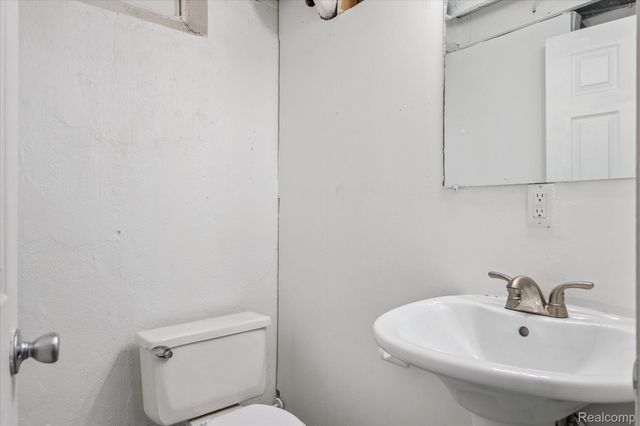 20830 Lantz Street, Clinton Charter Township, MI 48035