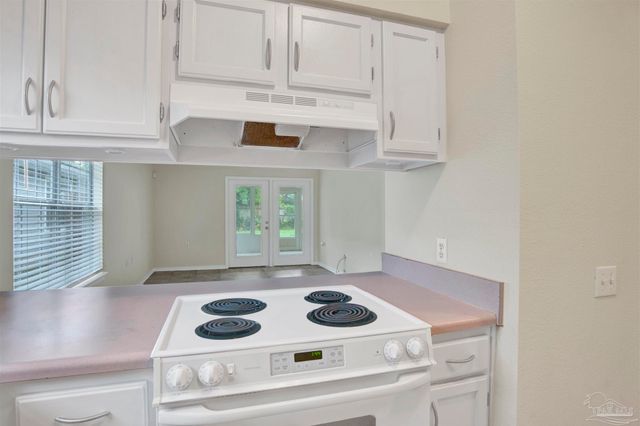 1613 Governors Dr, Pensacola, FL 32514