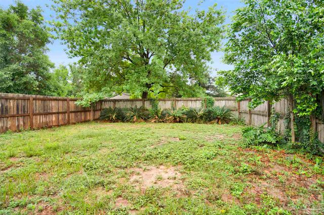 1613 Governors Dr, Pensacola, FL 32514