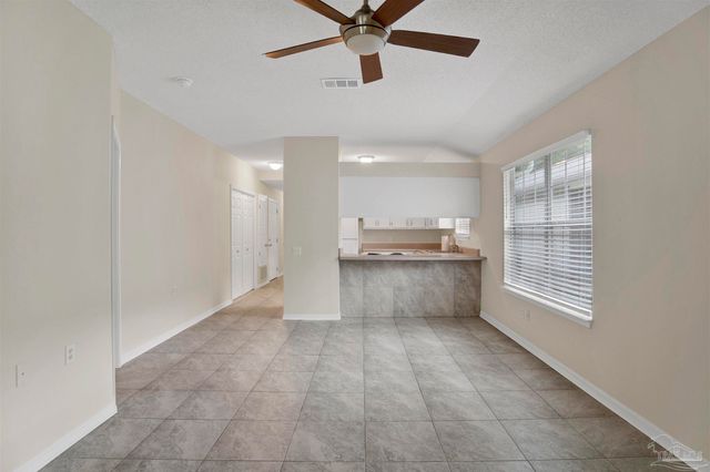 1613 Governors Dr, Pensacola, FL 32514