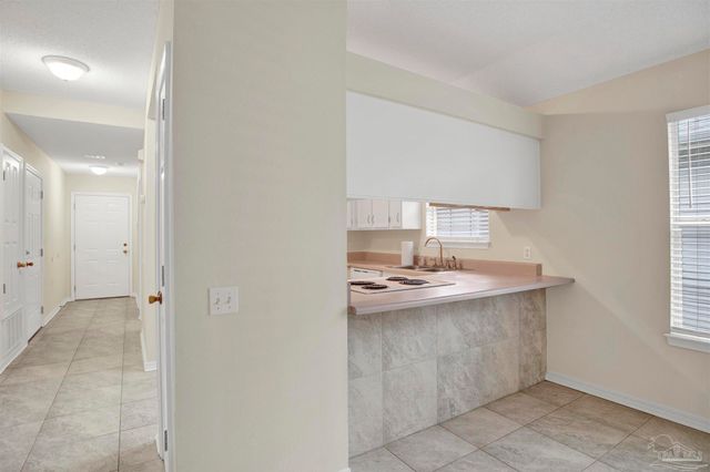 1613 Governors Dr, Pensacola, FL 32514