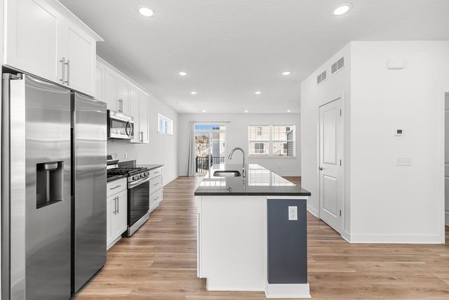 3163 Clover Ridge Drive, Chaska, MN 55318