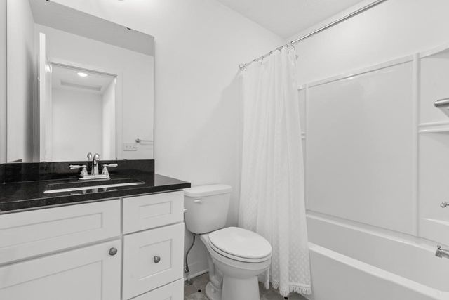 3163 Clover Ridge Drive, Chaska, MN 55318