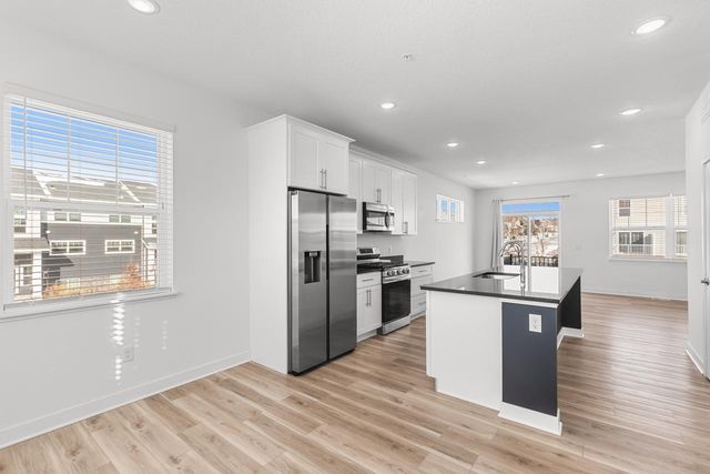 3163 Clover Ridge Drive, Chaska, MN 55318