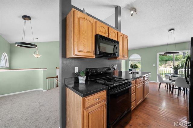 2325 Arkansas Drive, High Ridge, MO 63049