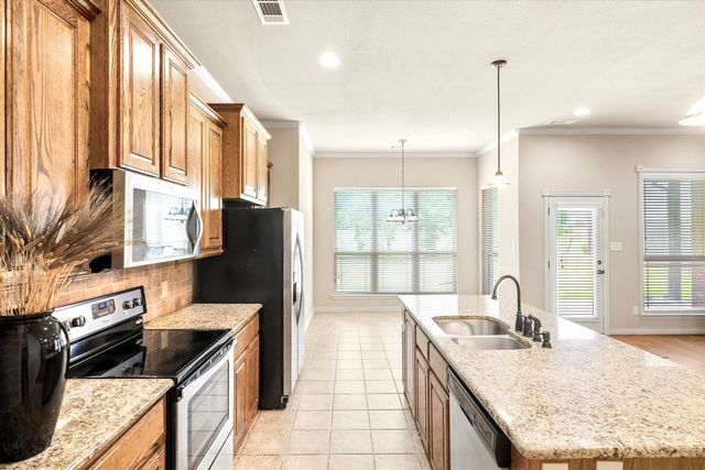1852 Meadowview, Canton, TX 75103
