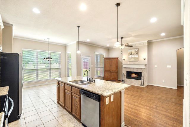1852 Meadowview, Canton, TX 75103