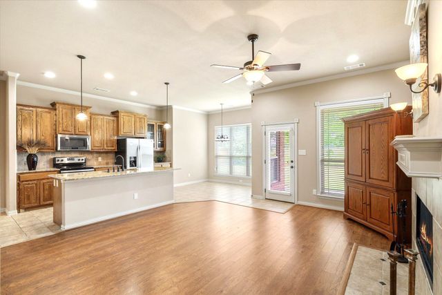 1852 Meadowview, Canton, TX 75103