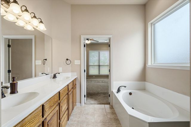 1852 Meadowview, Canton, TX 75103