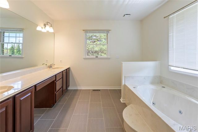 668 Killary Down, Weldon Spring, MO 63304
