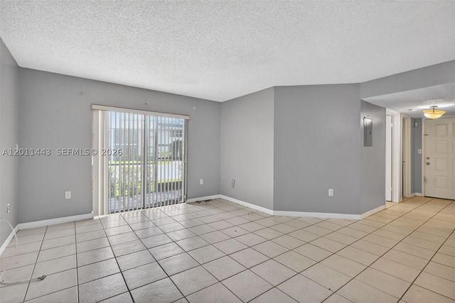 20731 NE 4th Pl 104, Miami, FL 33179