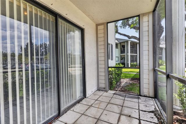 20731 NE 4th Pl 104, Miami, FL 33179