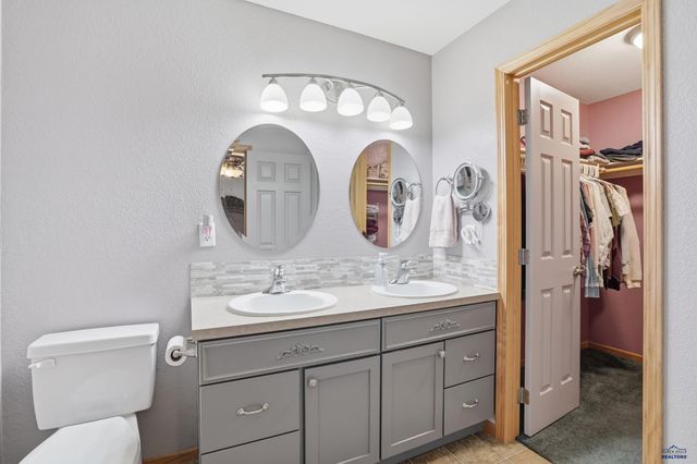 7230 CASTLEWOOD DR, Summerset, SD 57719