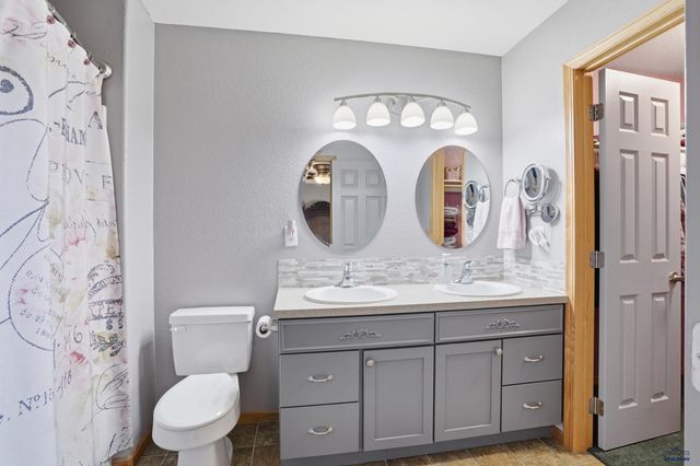 7230 CASTLEWOOD DR, Summerset, SD 57719